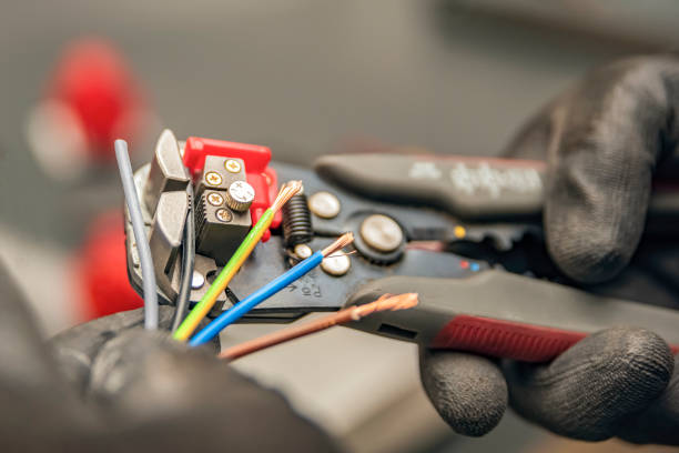 Best Licensed Electrician  in Siloam Springs, AR